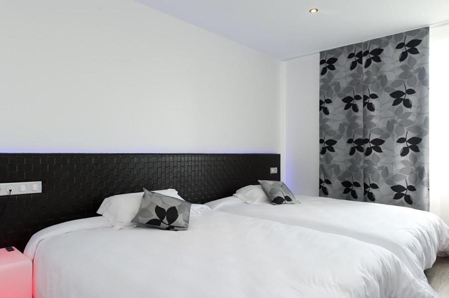 Logis Hotel Et Spa Chez Camillou Aumont-Aubrac Room photo